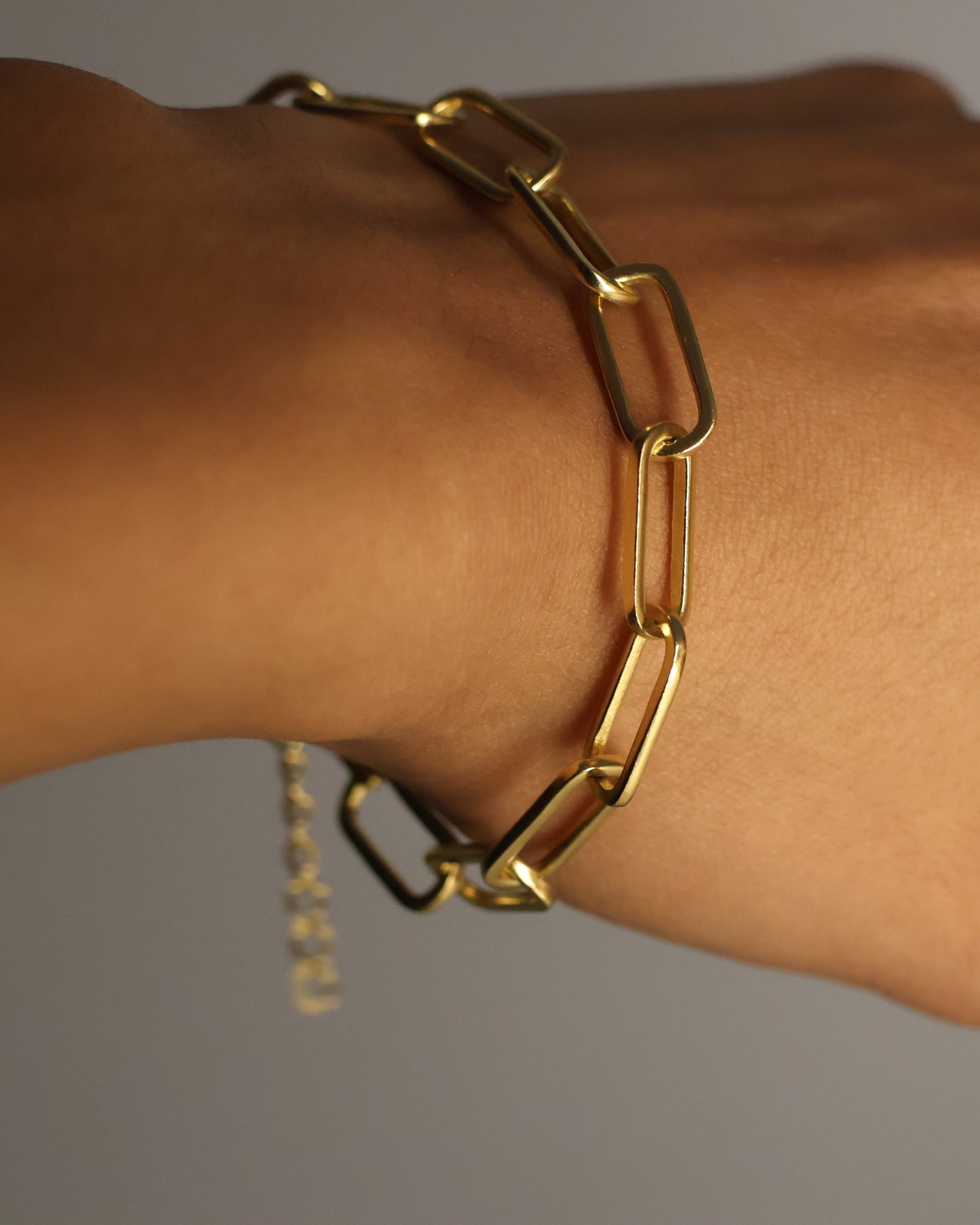 Gold chain bracelet