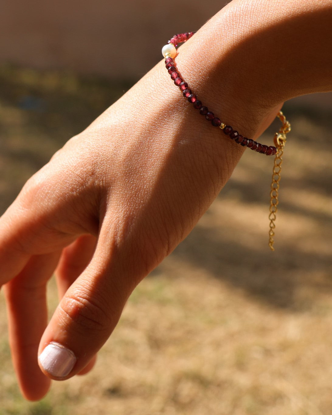 Beaded bracelet (red)