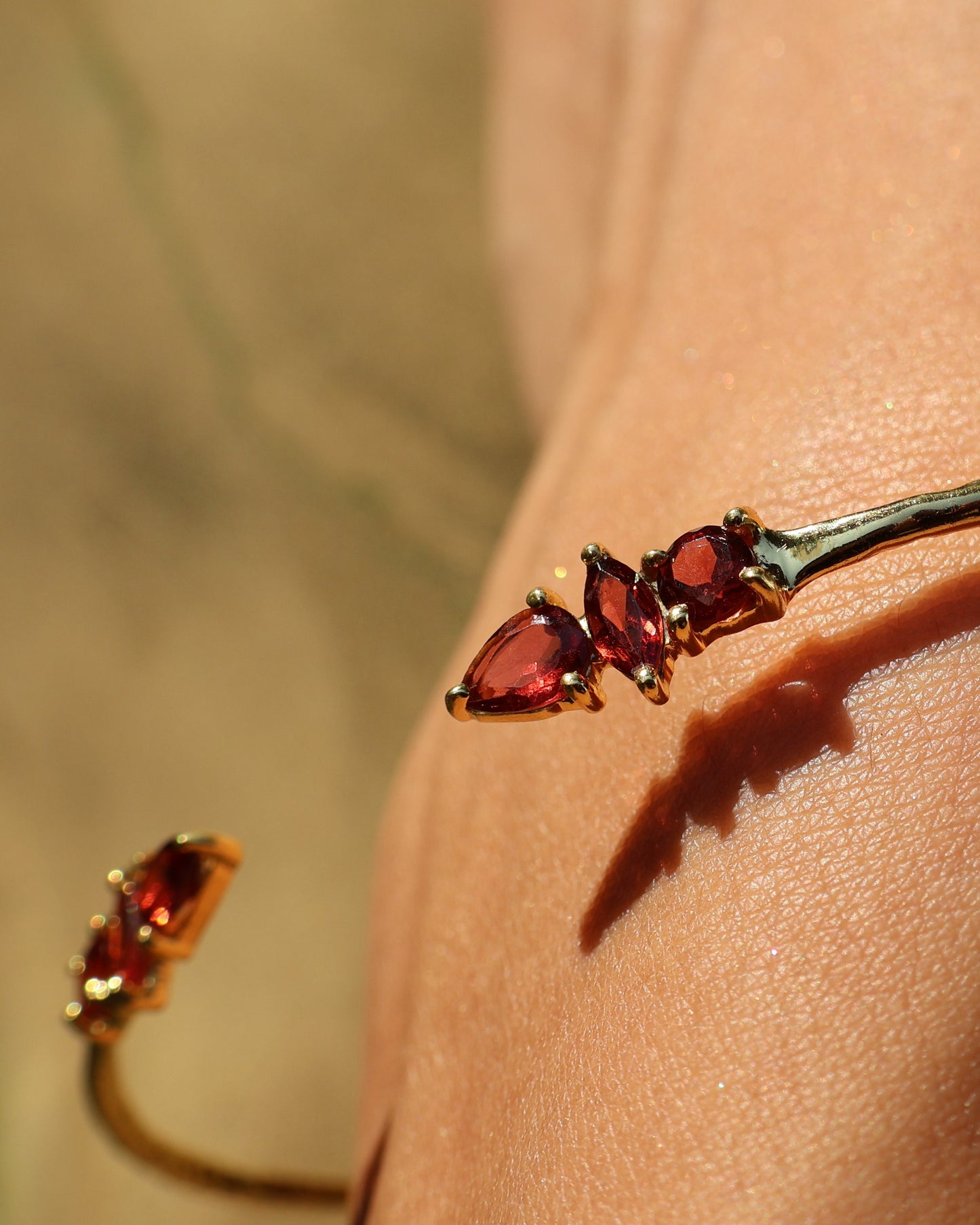 Arco bracelet bangle (red)