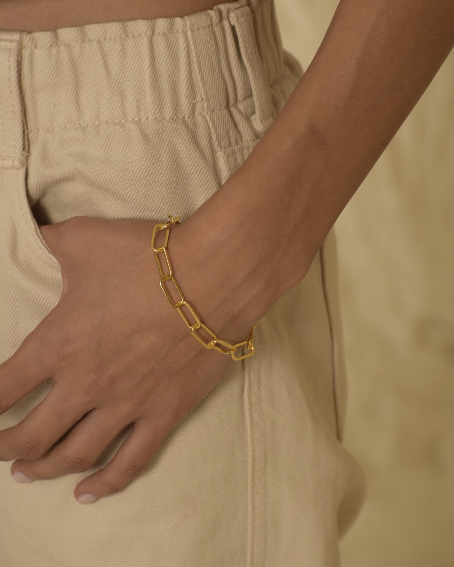 Gold chain bracelet