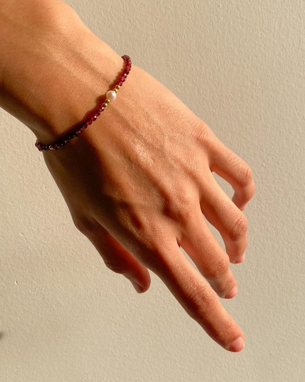 Beaded bracelet (red)